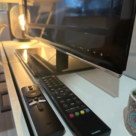 La Tiny : Adorable Petit /parking Gratuit.