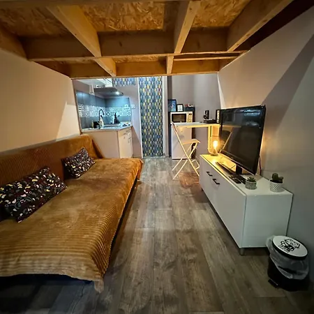 La Tiny : Adorable Petit /parking Gratuit. Casa de Férias Angoulême